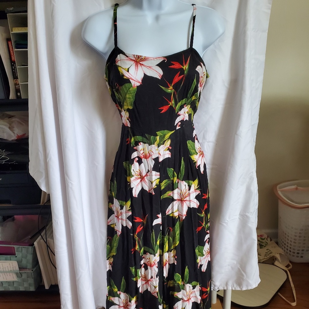 FOREVER 21 BLACK FLORAL ROMPER